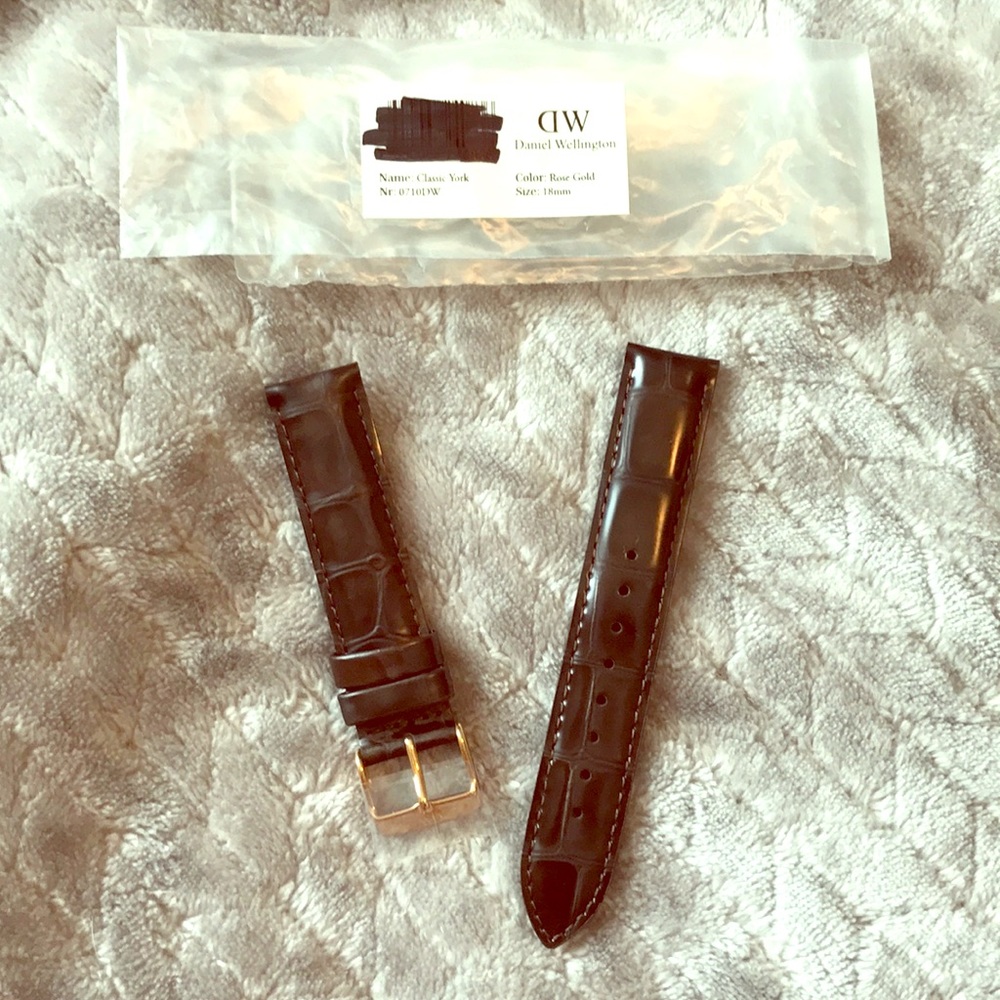 NWT Daniel Wellington Classic York Alligator band